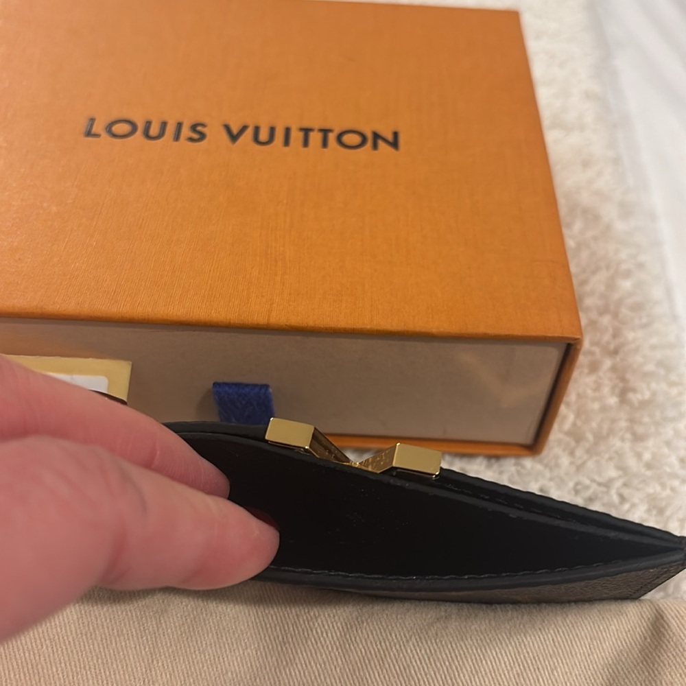 LOUIS VUITTON Porte Cartes Kimono M56173

Monogram women’s noir card case - Picture 5 of 9